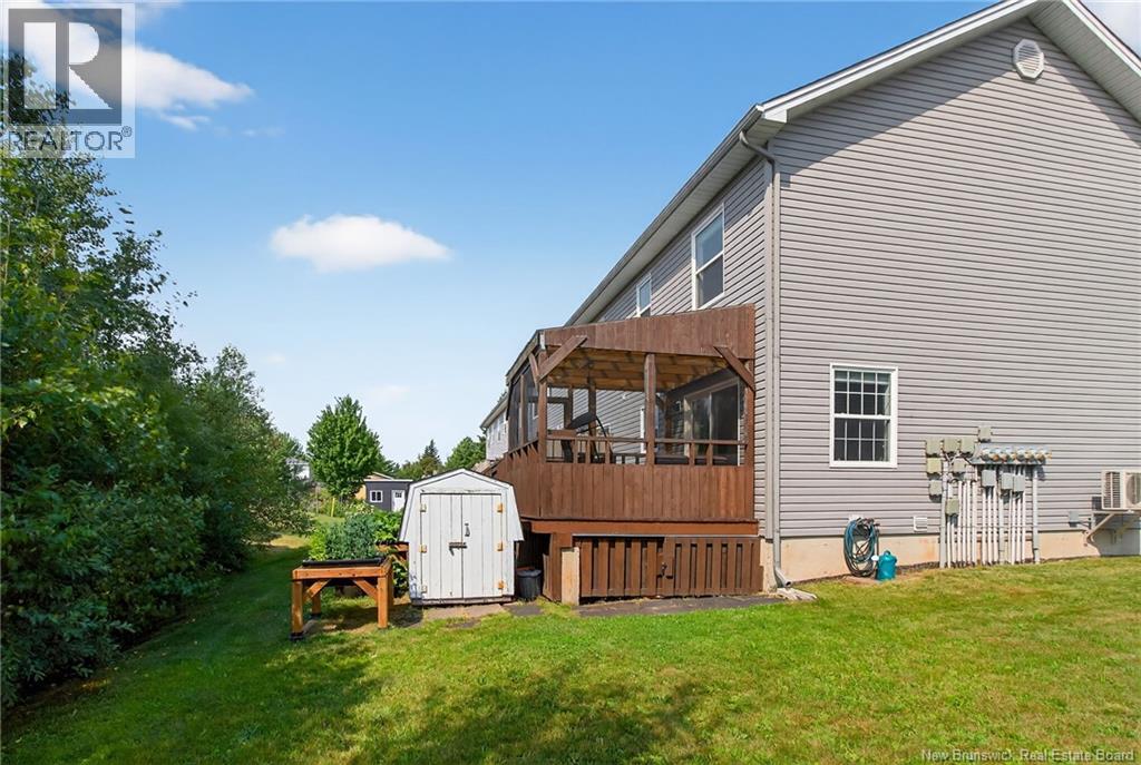 Photo 16 of 382 Dolbeau Street, Dieppe NB