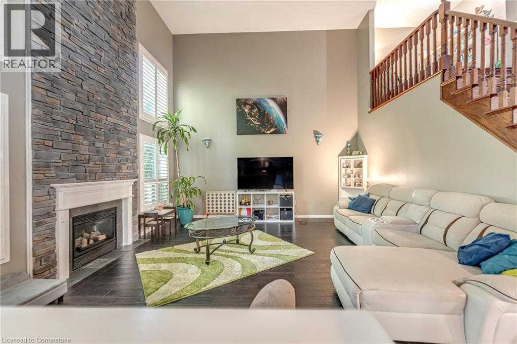 Photo 10 of 17 Webb Avenue, Brantford ON