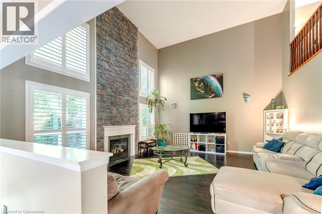 Photo 11 of 17 Webb Avenue, Brantford ON