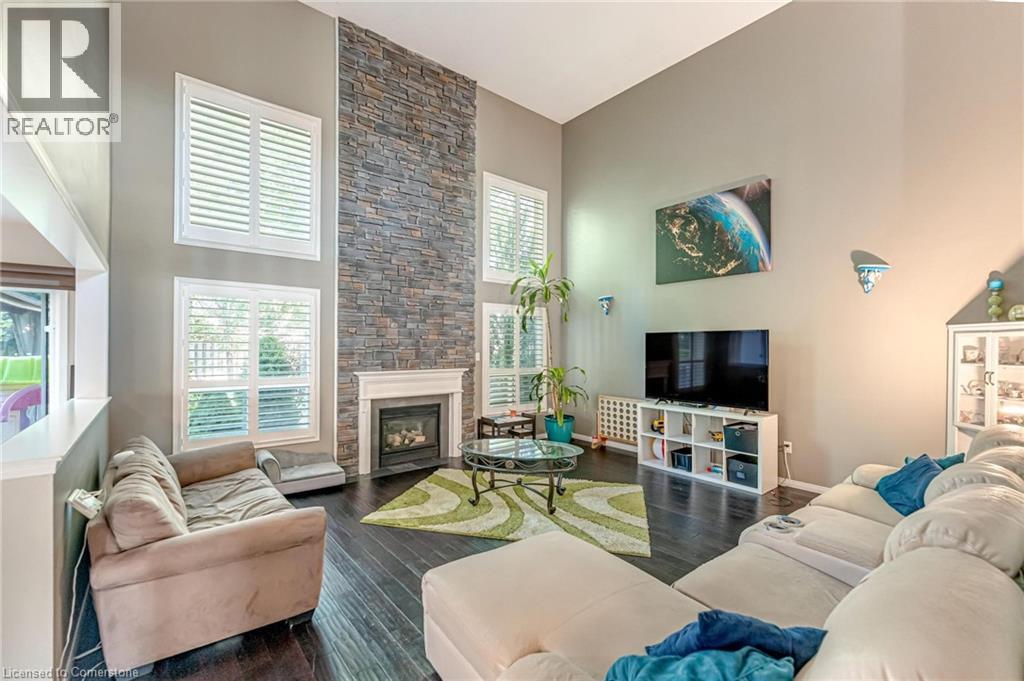 Photo 12 of 17 Webb Avenue, Brantford ON