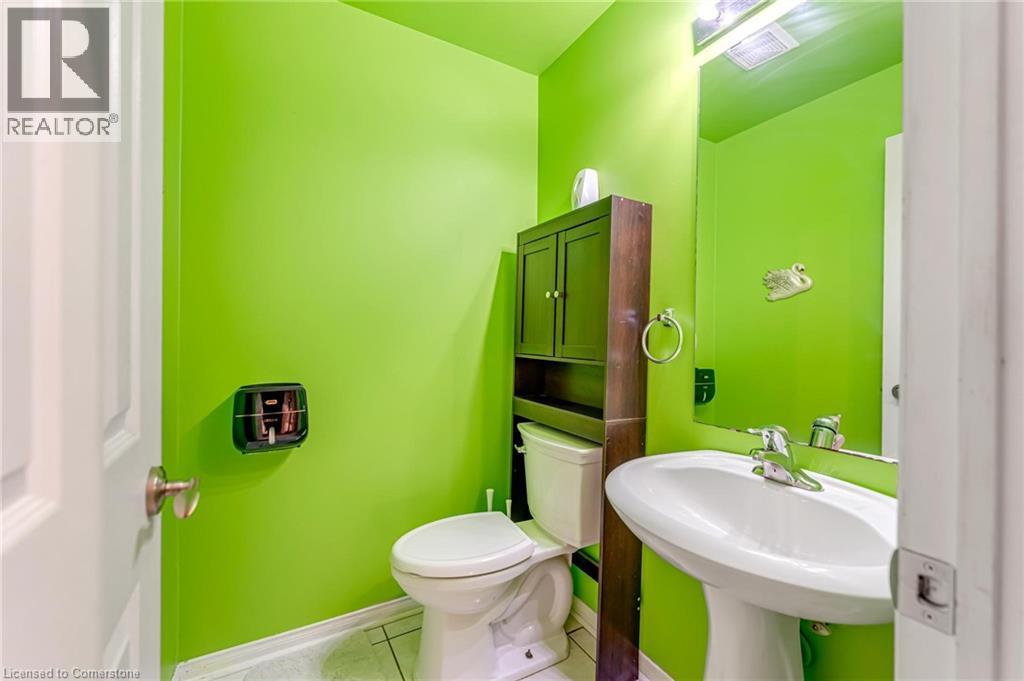 Photo 16 of 17 Webb Avenue, Brantford ON