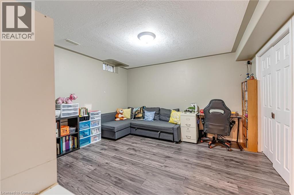 Photo 17 of 17 Webb Avenue, Brantford ON