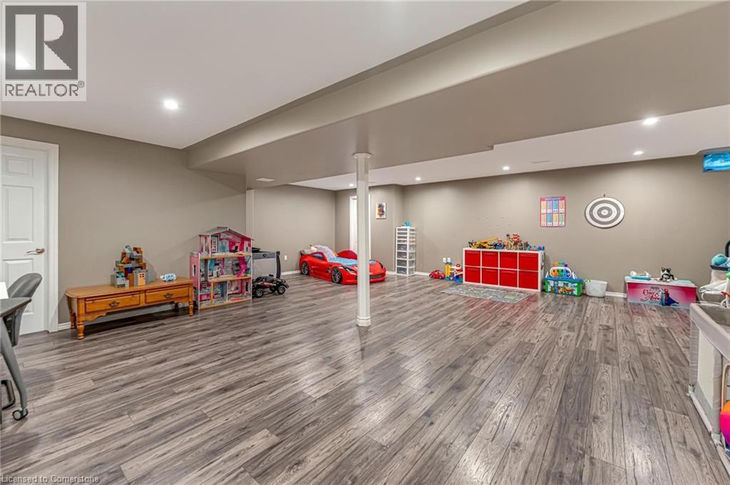 Photo 19 of 17 Webb Avenue, Brantford ON