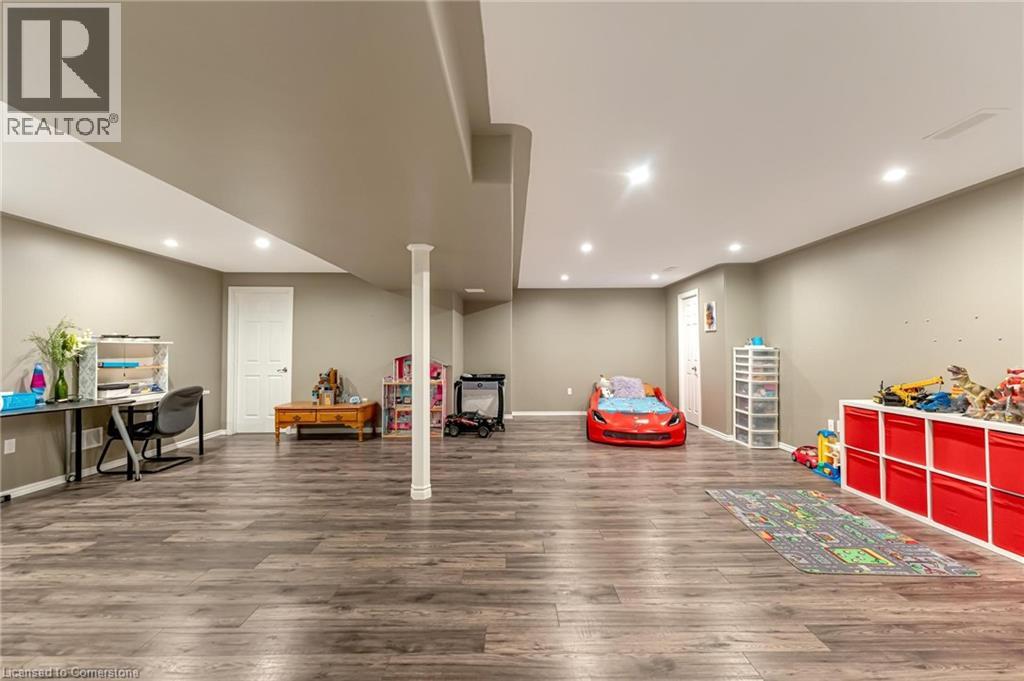 Photo 20 of 17 Webb Avenue, Brantford ON