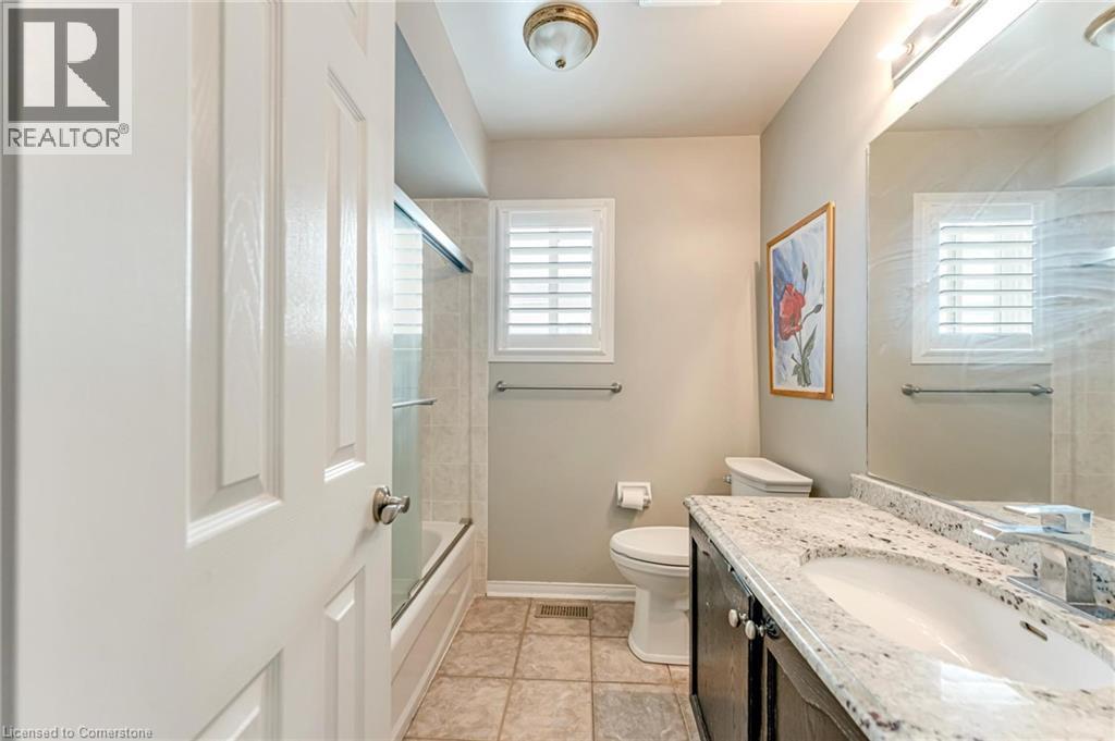 Photo 31 of 17 Webb Avenue, Brantford ON