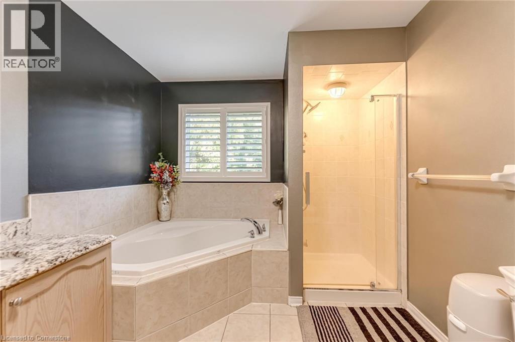 Photo 35 of 17 Webb Avenue, Brantford ON