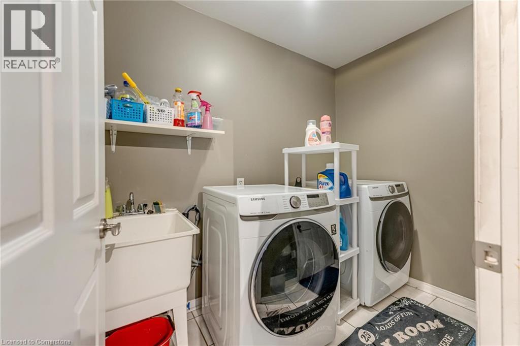Photo 46 of 17 Webb Avenue, Brantford ON