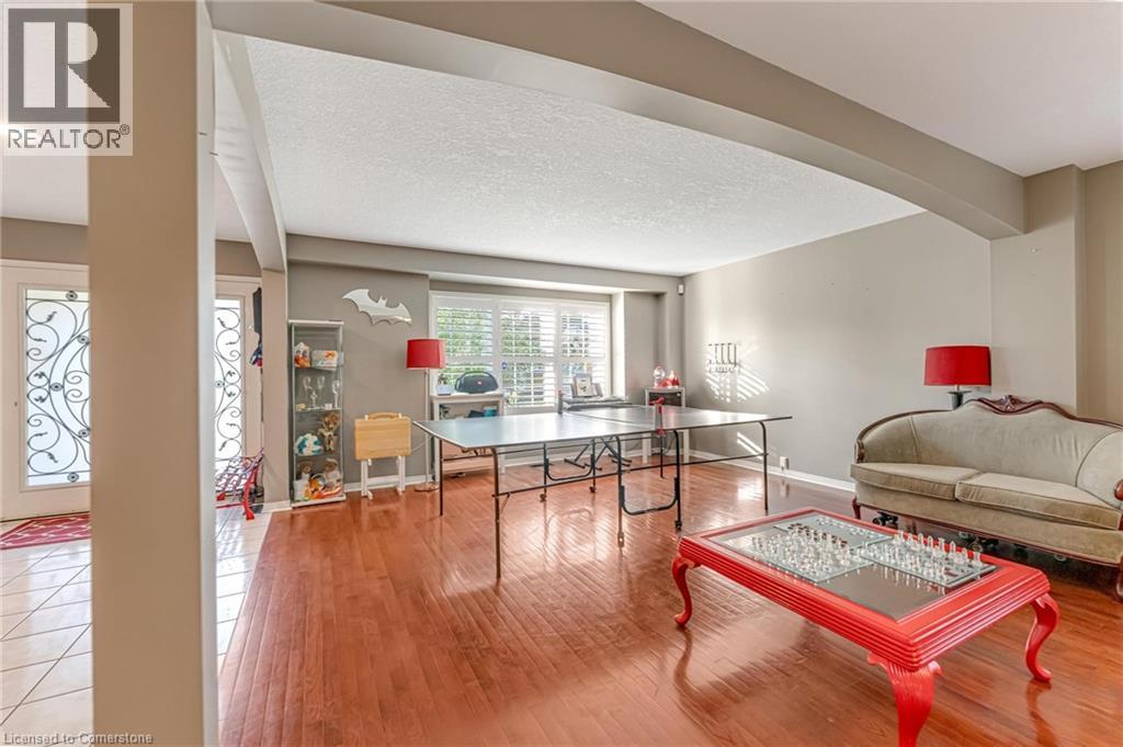 Photo 8 of 17 Webb Avenue, Brantford ON