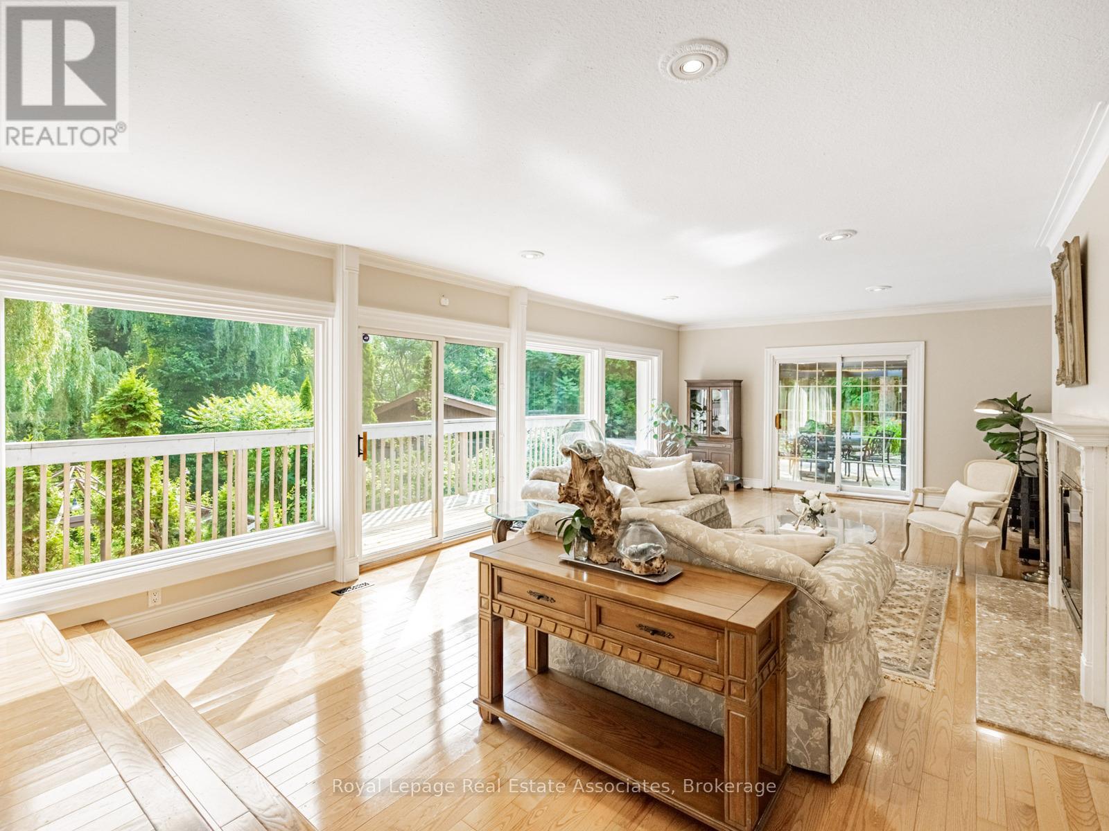 Photo 12 of 1046 Springhill Drive, Mississauga ON