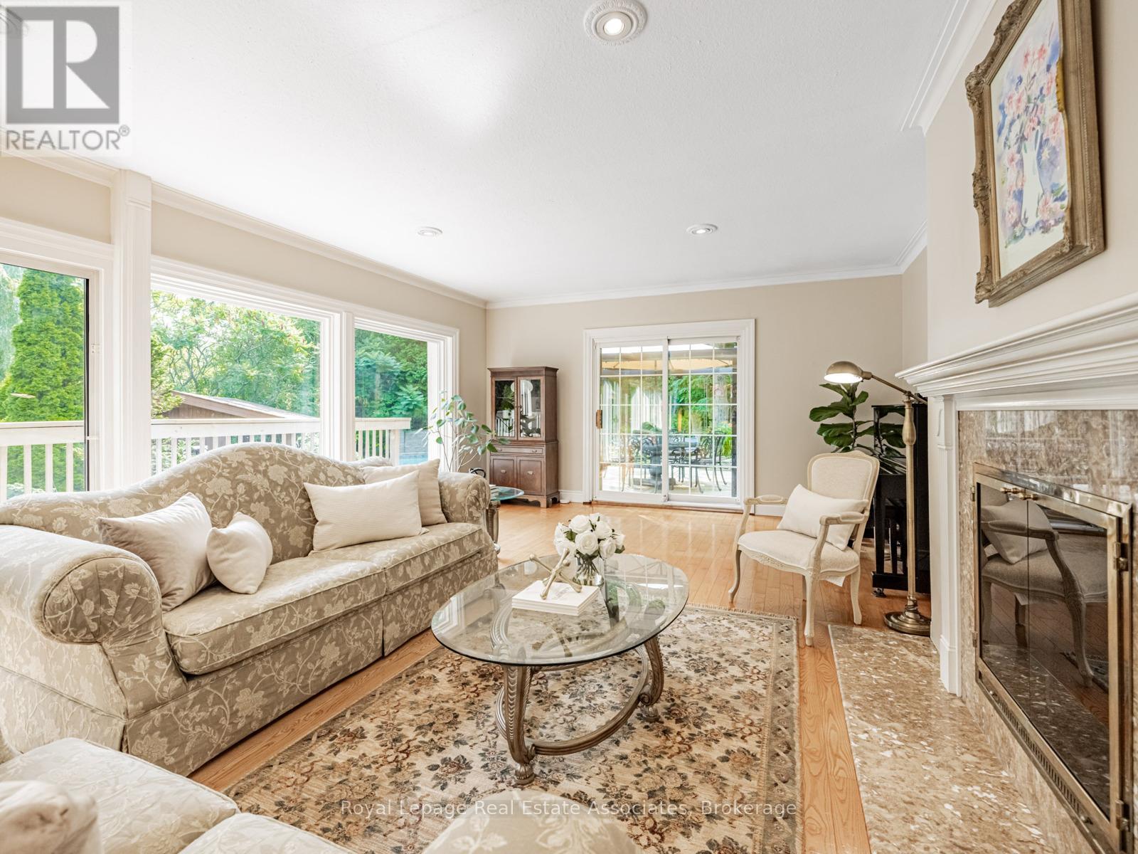 Photo 13 of 1046 Springhill Drive, Mississauga ON
