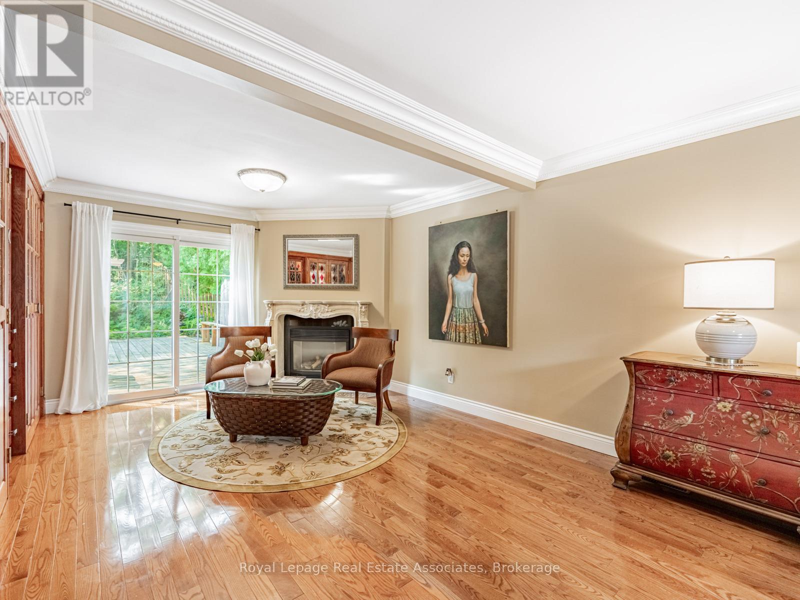 Photo 18 of 1046 Springhill Drive, Mississauga ON