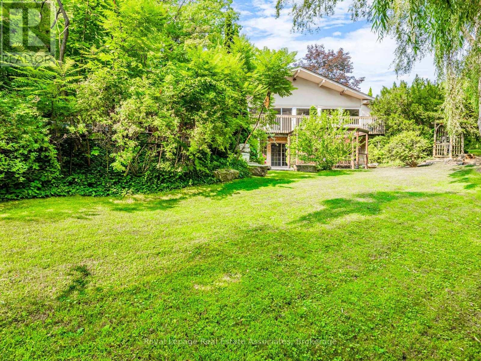 Photo 32 of 1046 Springhill Drive, Mississauga ON