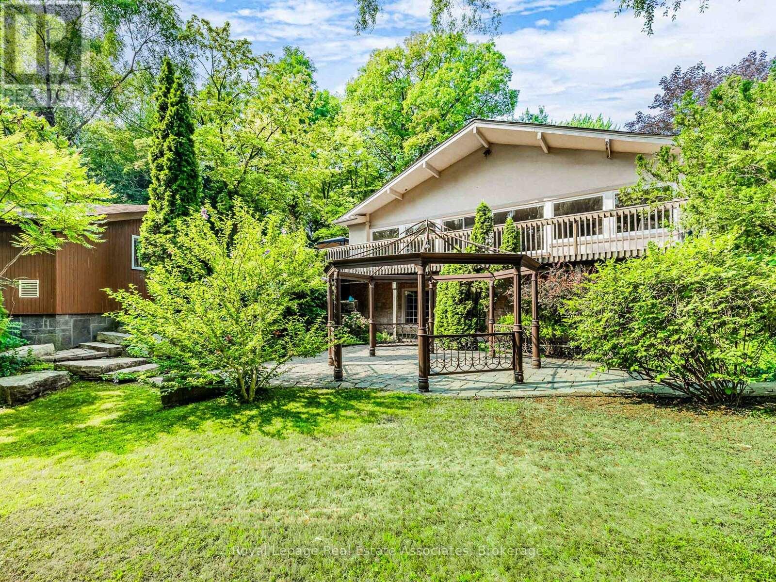 Photo 40 of 1046 Springhill Drive, Mississauga ON