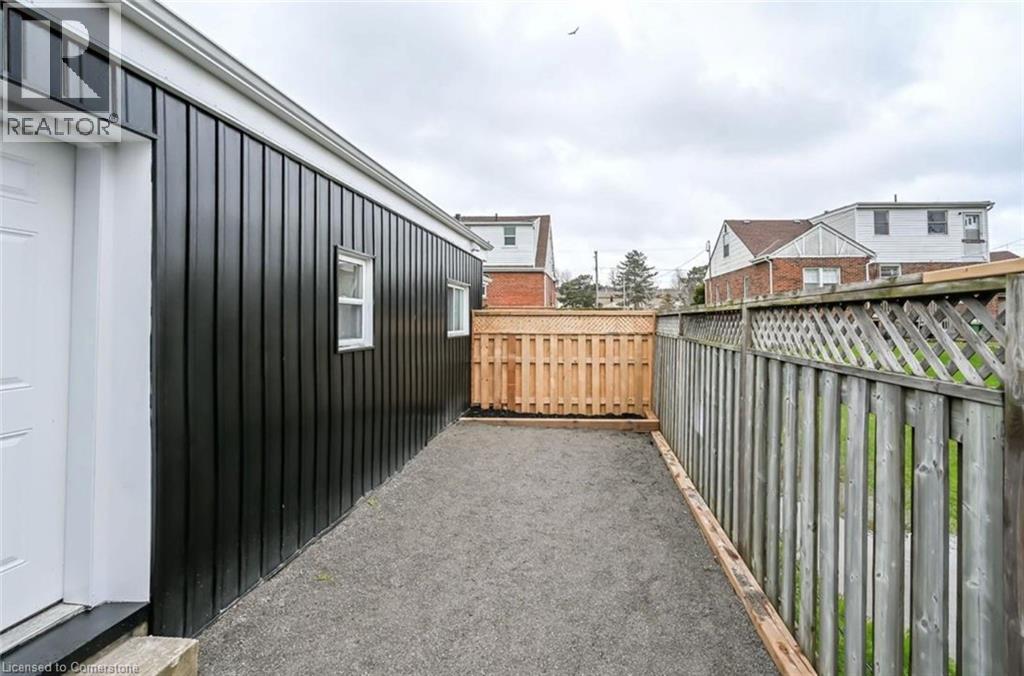 Photo 2 of 7 Chester Road Unit 3, Hamilton ON