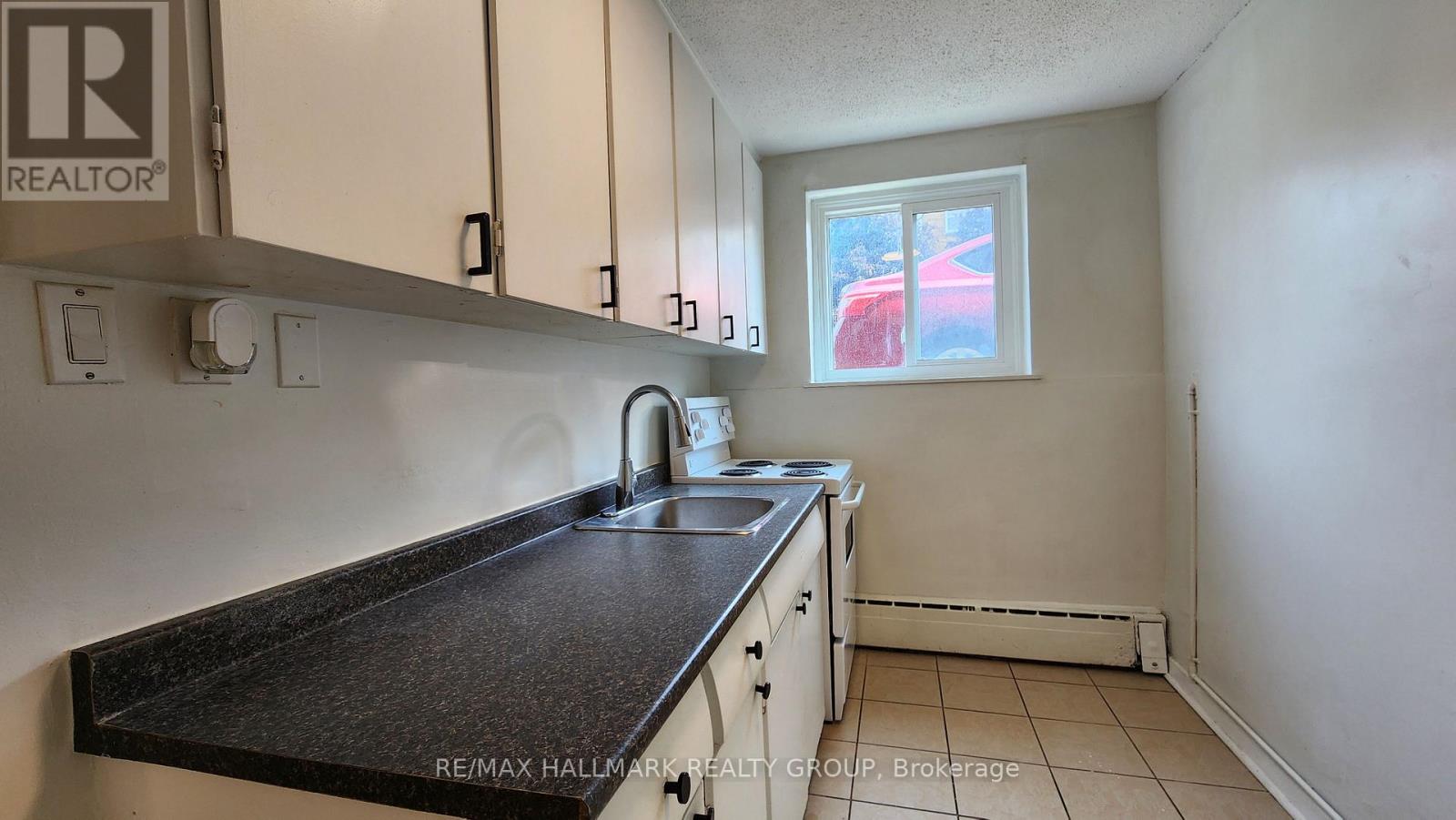 Photo 13 of 1 1280 Dorchester Avenue, Ottawa ON