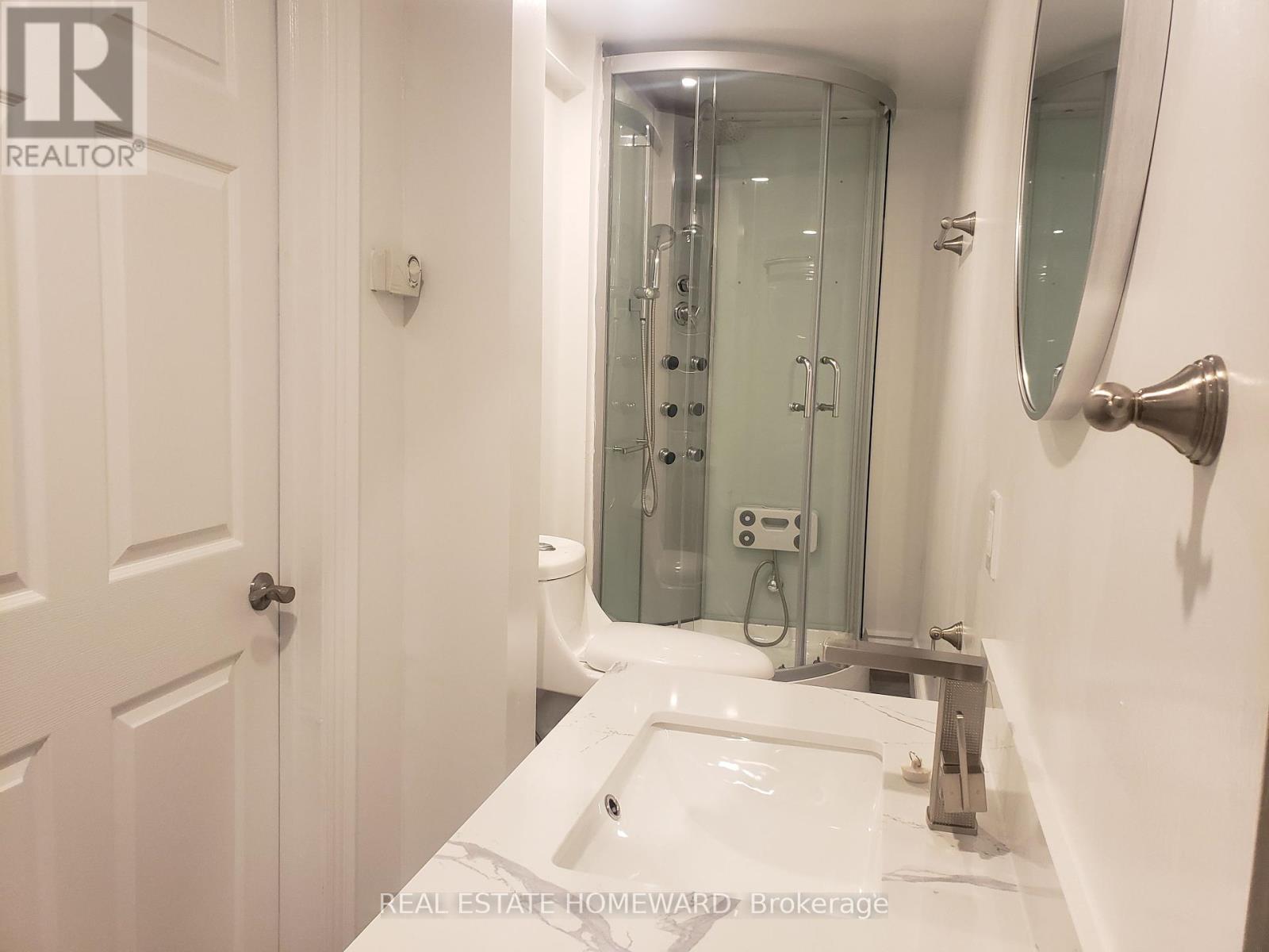 Photo 19 of Lower 932 Elgin Street, Newmarket ON