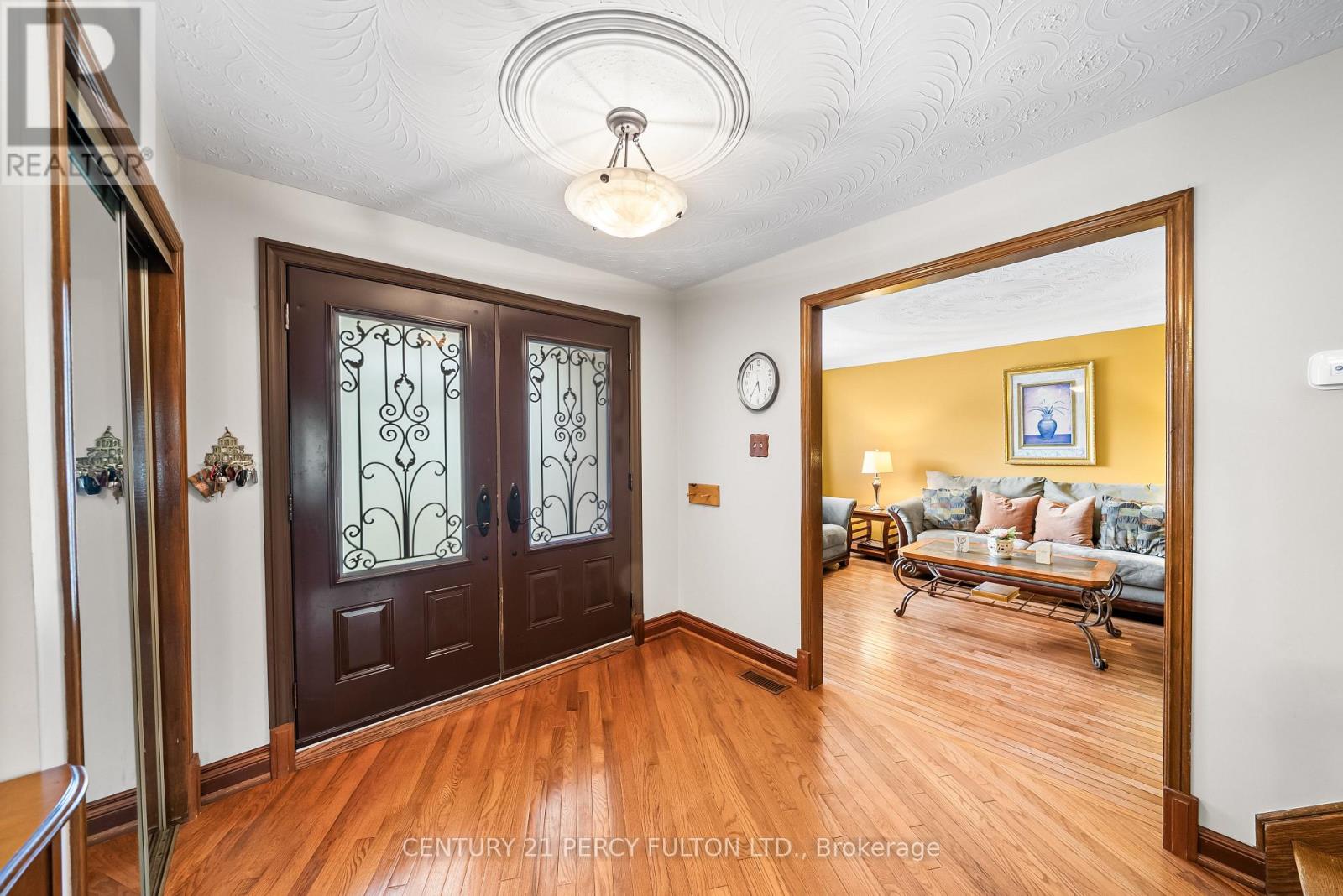 Photo 37 of 205 Gabrielle Mews, Whitchurchstouffville ON