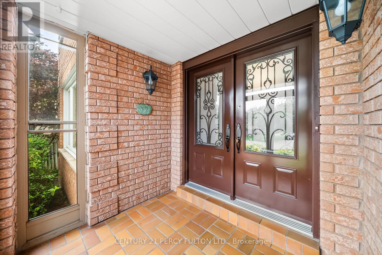 Photo 9 of 205 Gabrielle Mews, Whitchurchstouffville ON