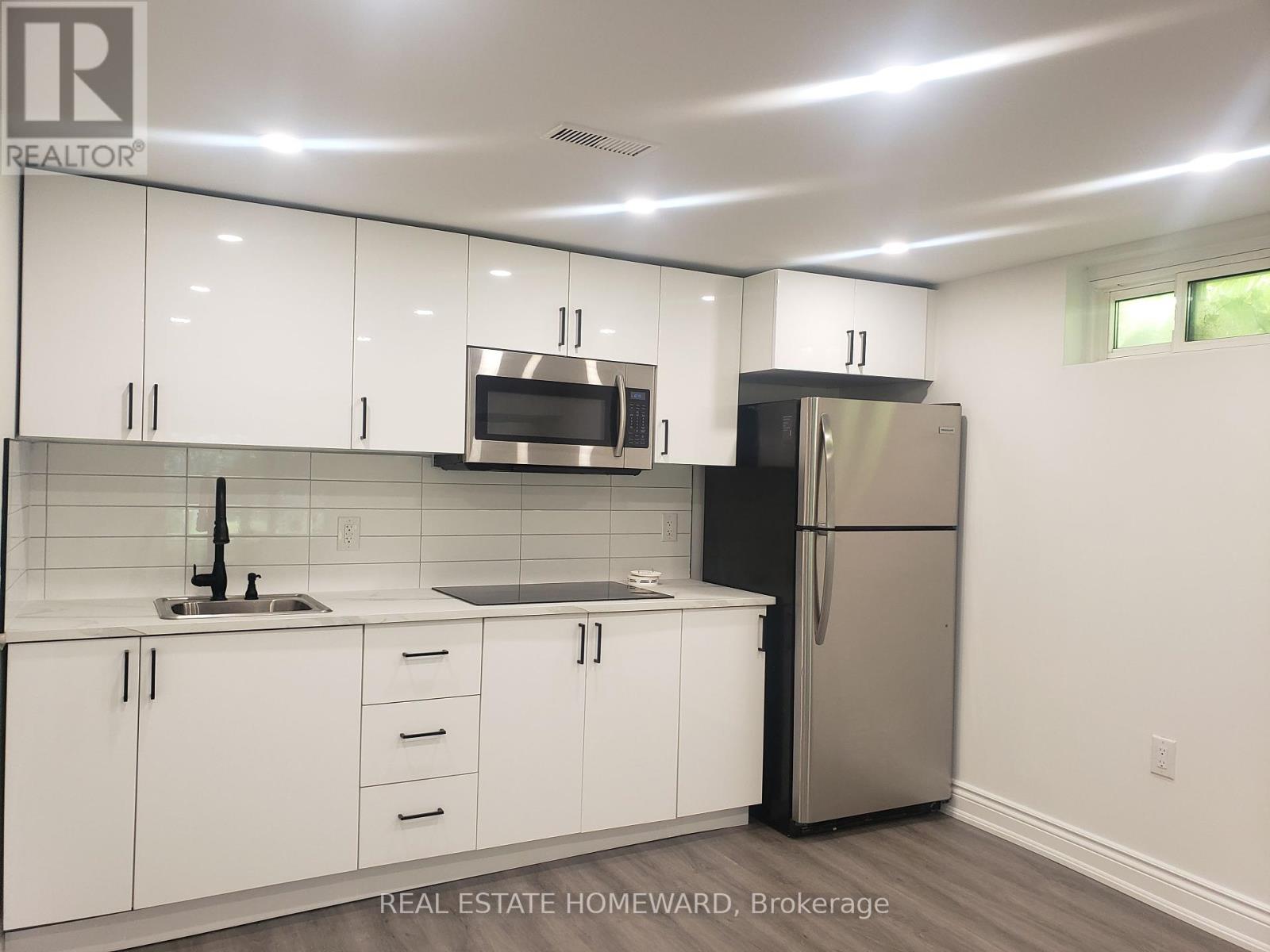 Photo 2 of Lower 932 Elgin Street, Newmarket ON