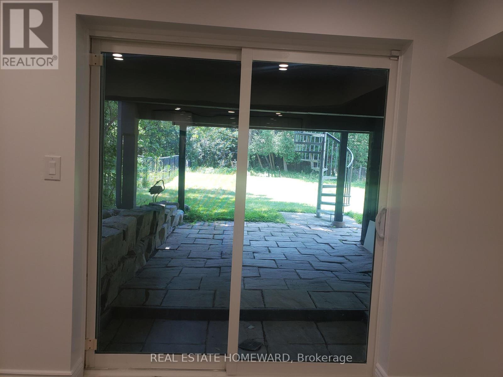 Photo 6 of Lower 932 Elgin Street, Newmarket ON