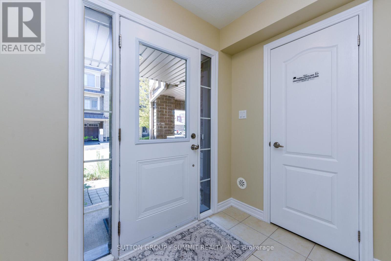 Photo 13 of 54 2435 Greenwich Drive, Oakville ON