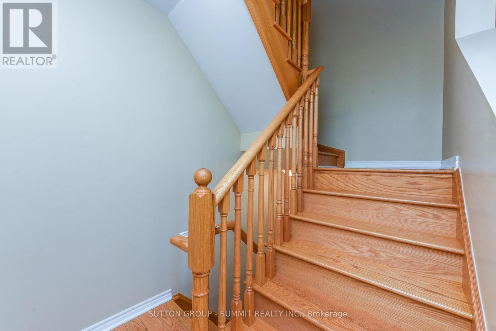 Photo 12 of 54 2435 Greenwich Drive, Oakville ON