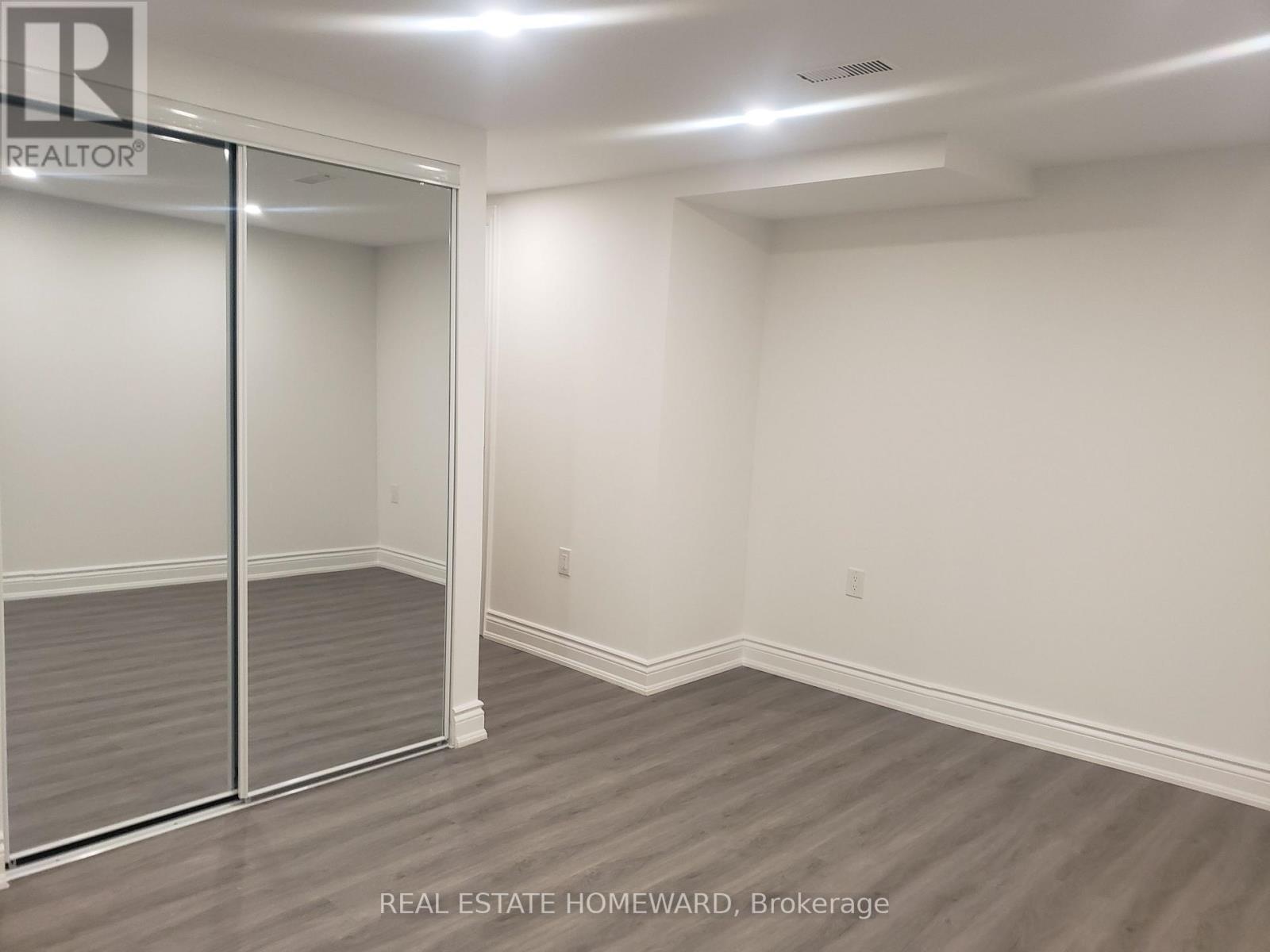 Photo 14 of Lower 932 Elgin Street, Newmarket ON