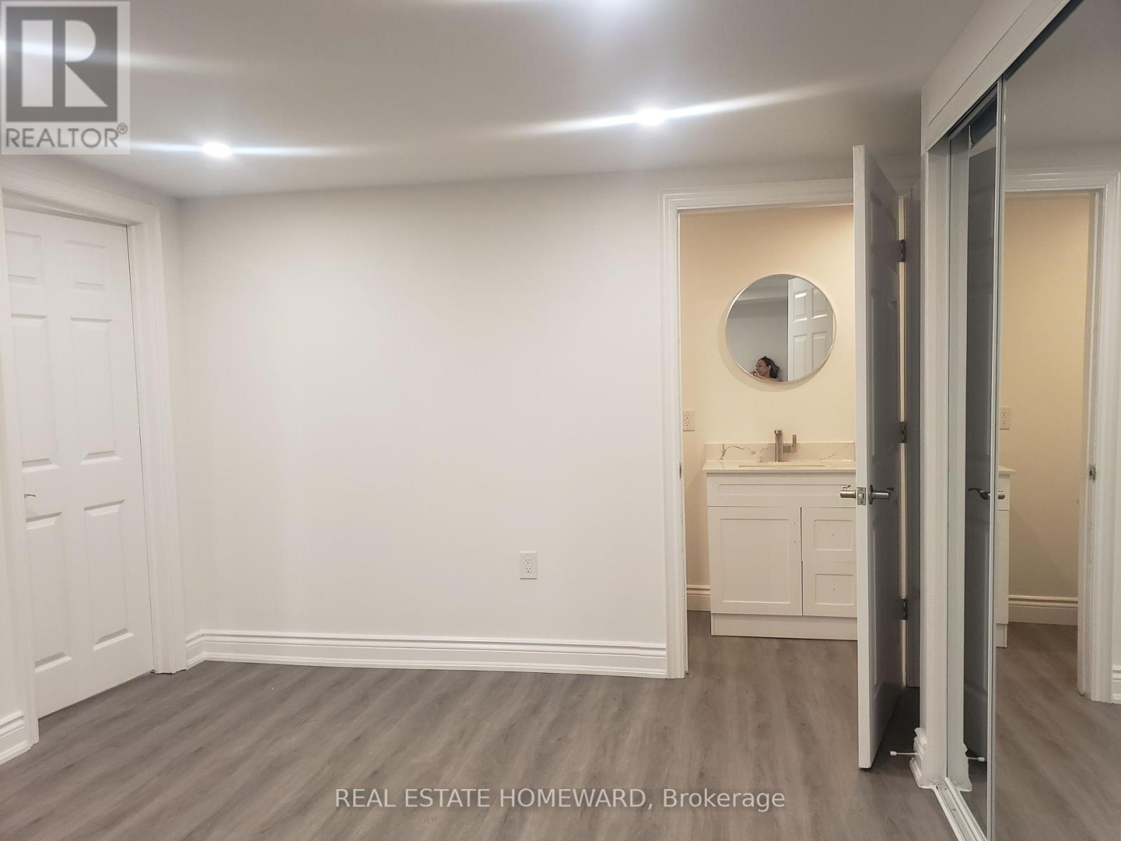 Photo 15 of Lower 932 Elgin Street, Newmarket ON