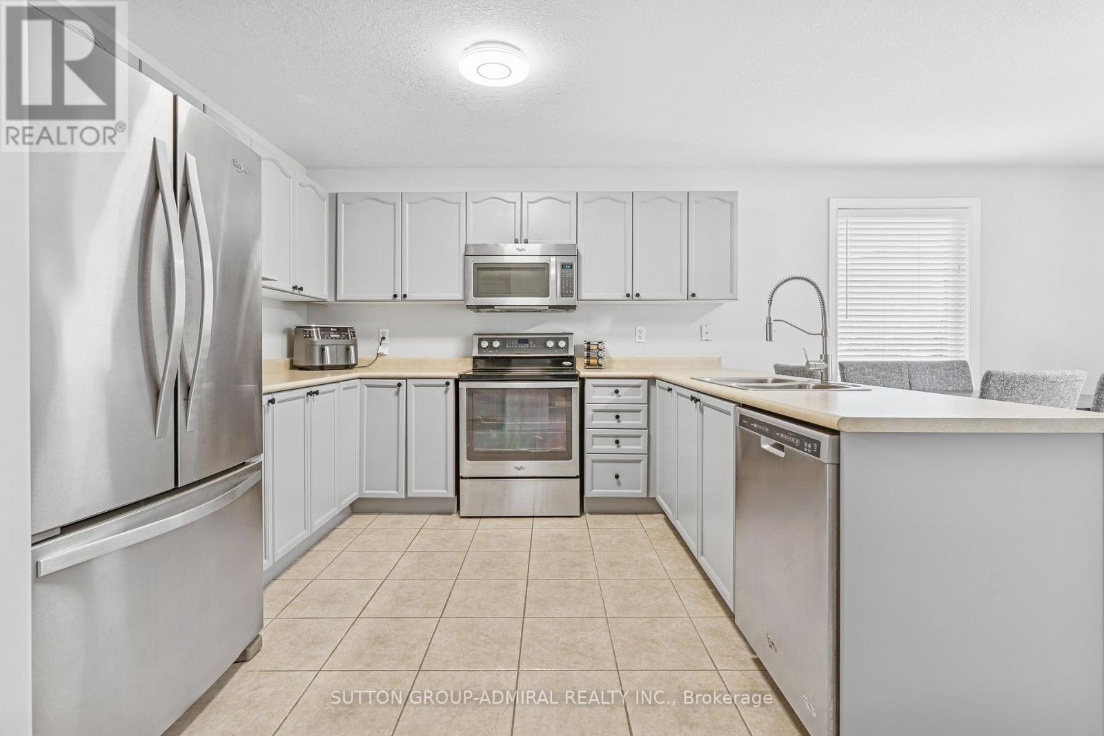 Photo 15 of 16 Empire Drive, Barrie ON