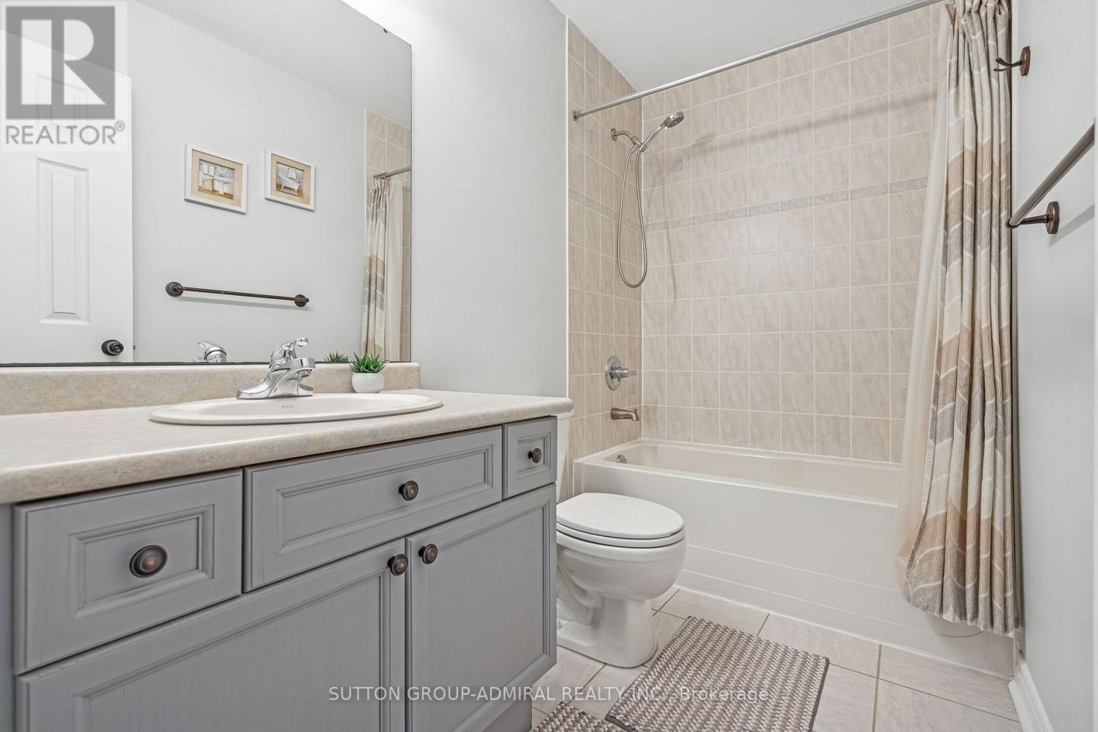 Photo 5 of 16 Empire Drive, Barrie ON