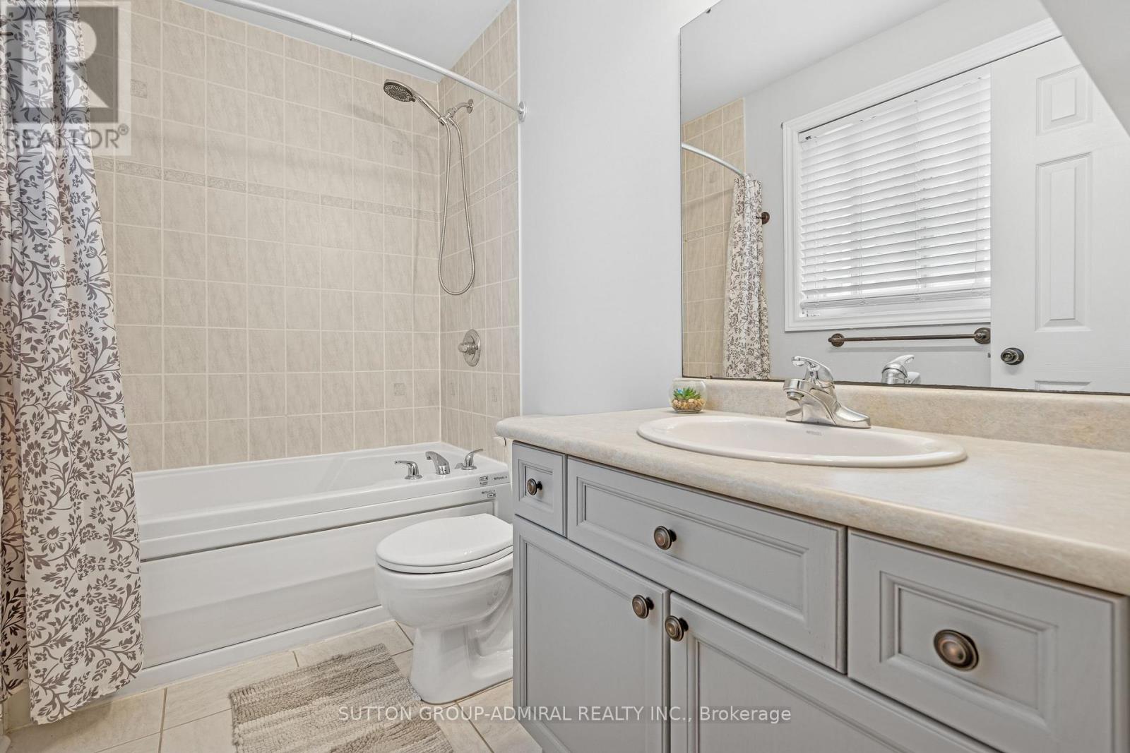 Photo 28 of 16 Empire Drive, Barrie ON