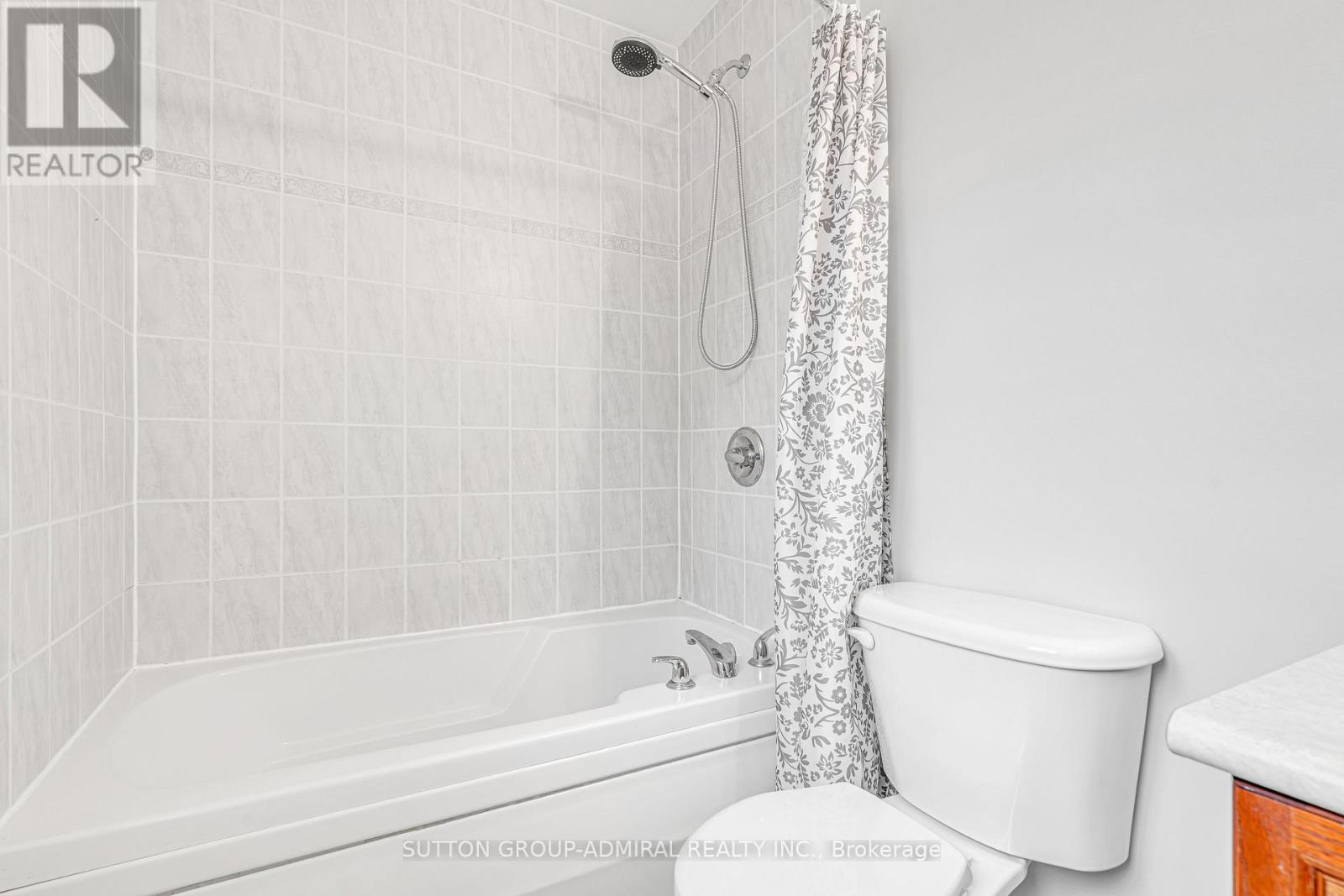 Photo 22 of 16 Empire Drive, Barrie ON
