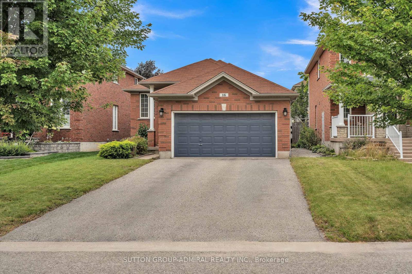 Photo 24 of 16 Empire Drive, Barrie ON
