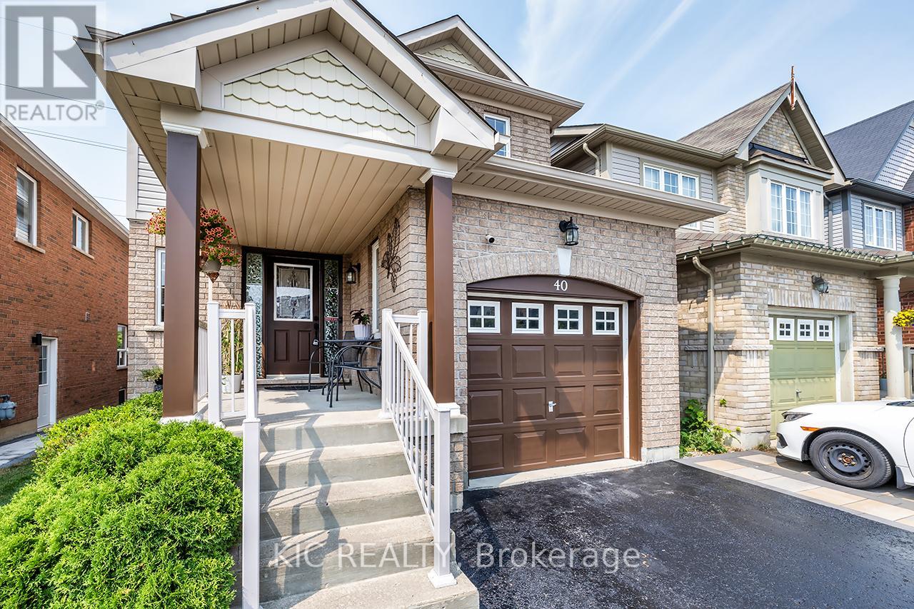 Photo 36 of 40 Puttingedge Drive, Whitby ON