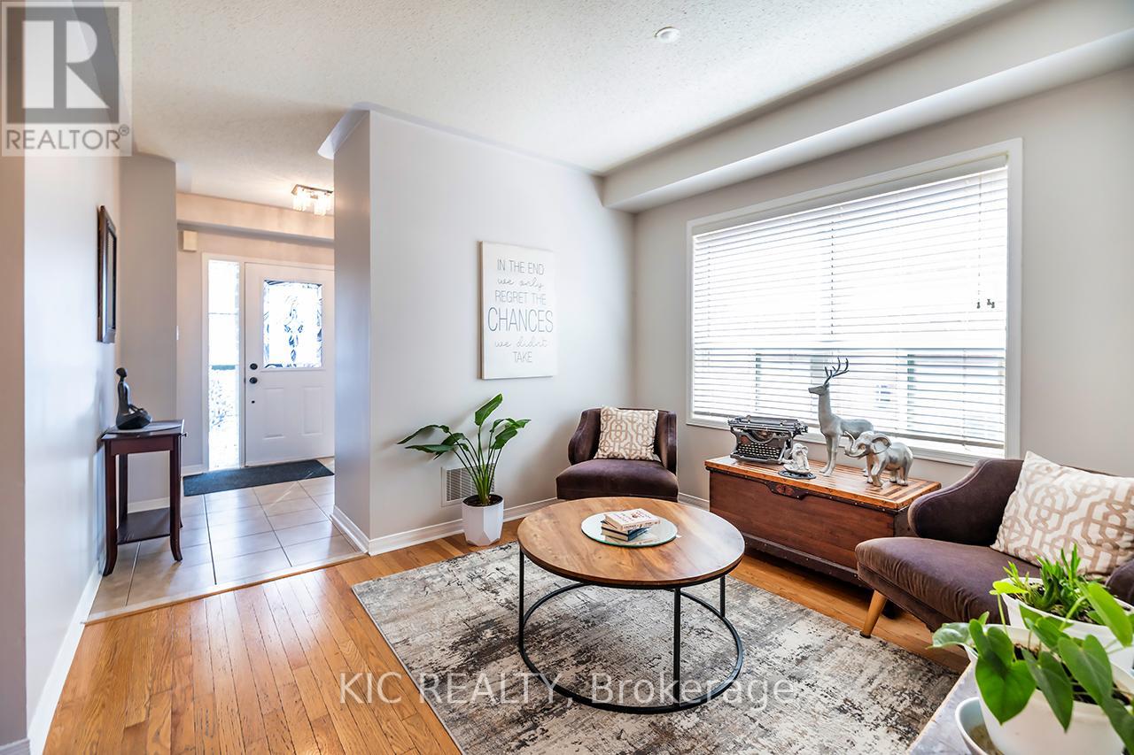 Photo 7 of 40 Puttingedge Drive, Whitby ON