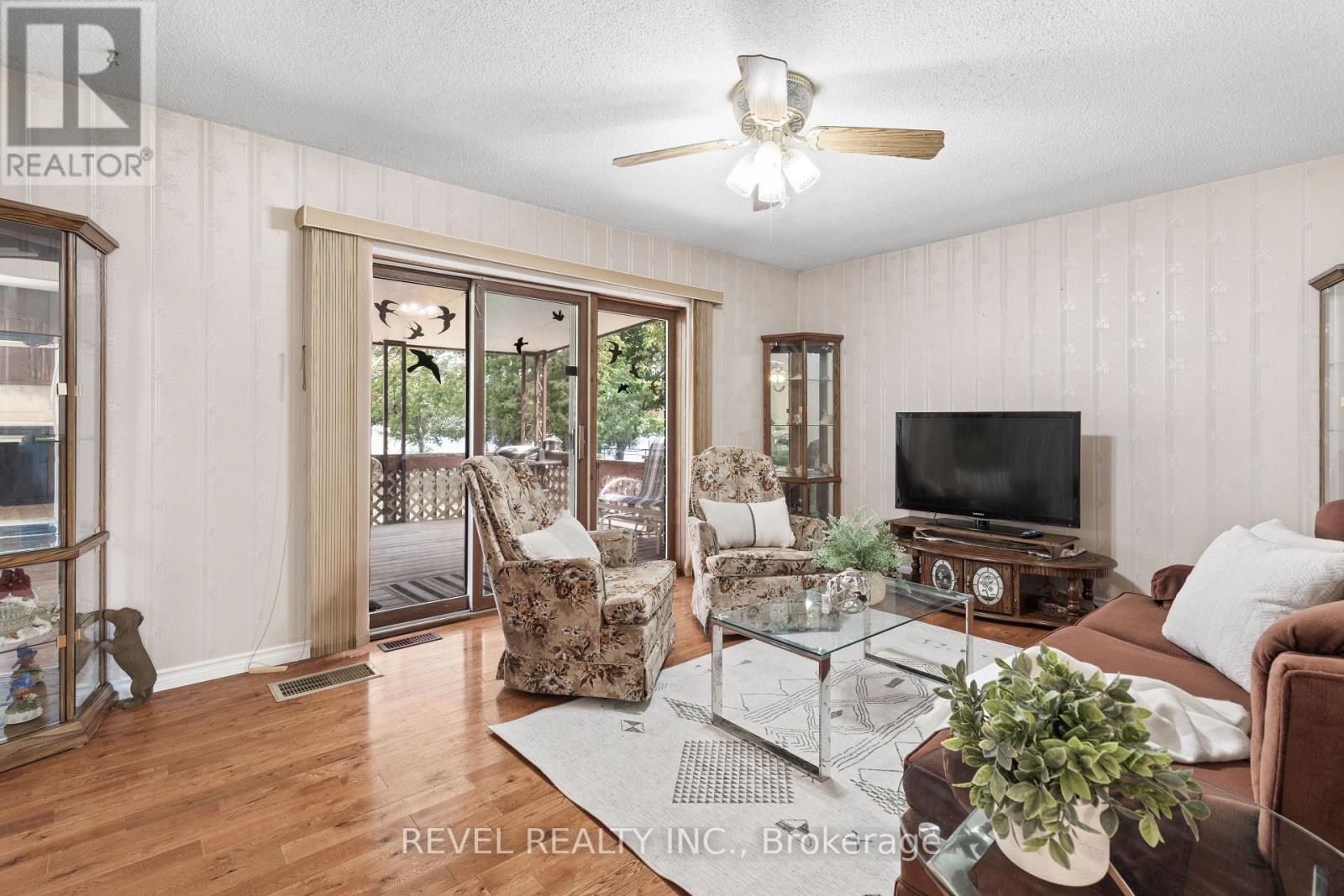 Photo 16 of 126 Pinewood Boulevard, Kawartha Lakes ON