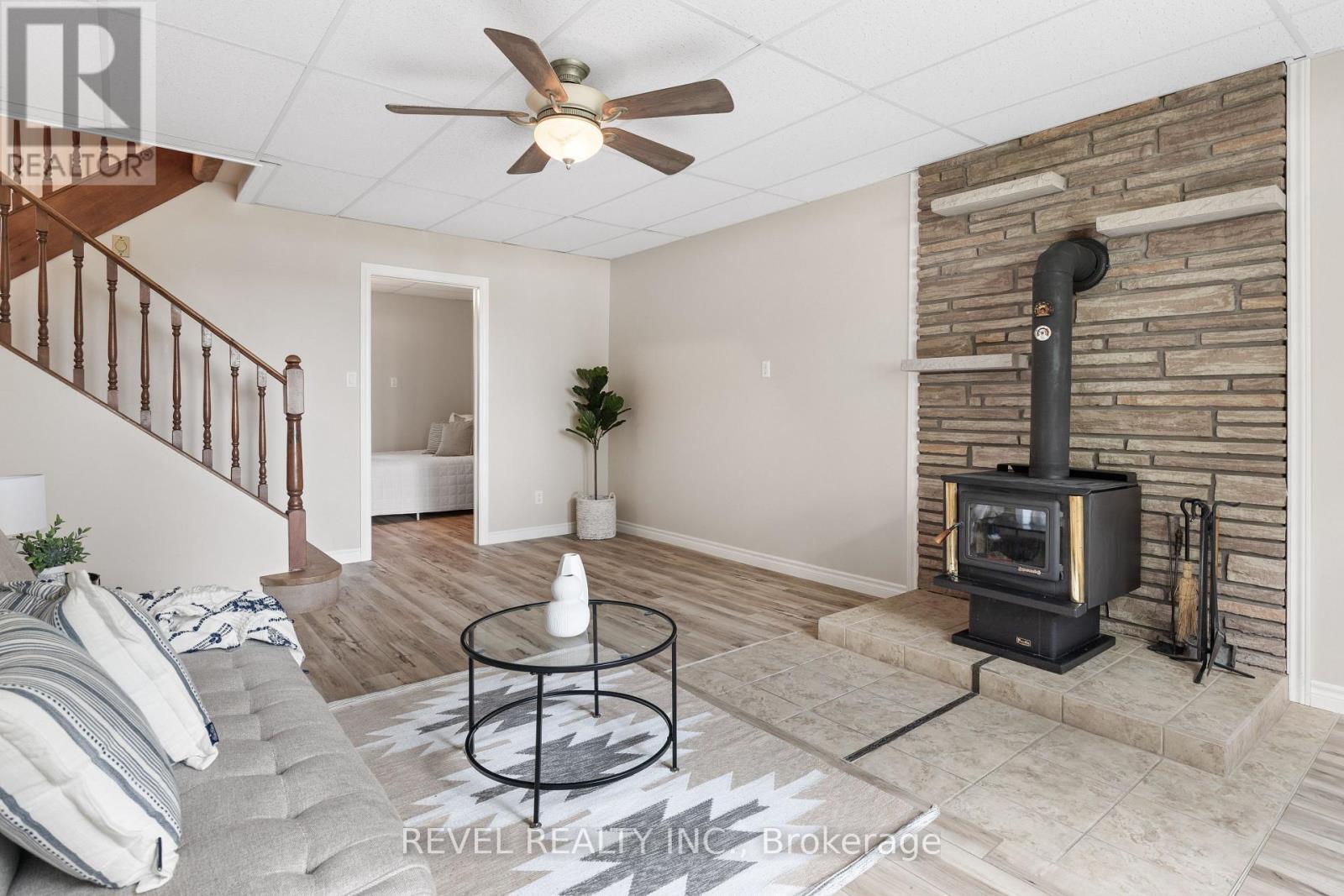 Photo 9 of 126 Pinewood Boulevard, Kawartha Lakes ON