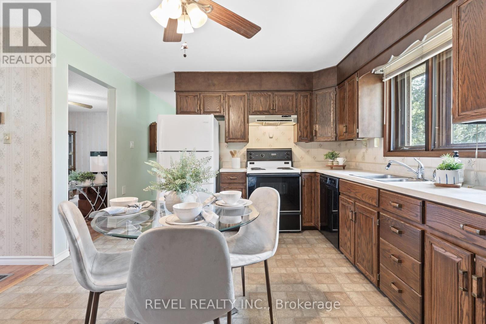 Photo 22 of 126 Pinewood Boulevard, Kawartha Lakes ON