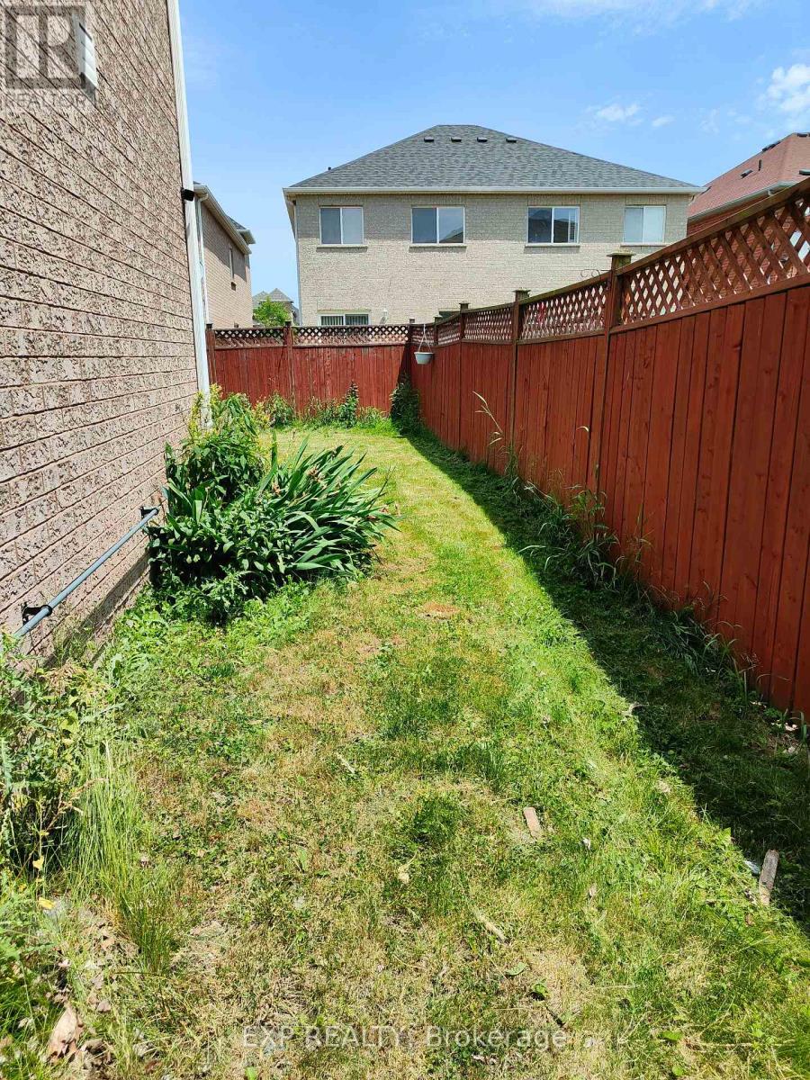 Photo 2 of 5919 Tampico Way, Mississauga ON