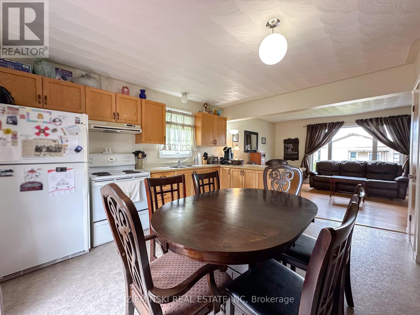 Photo 15 of 659 Victoria Road, Iroquois Falls ON