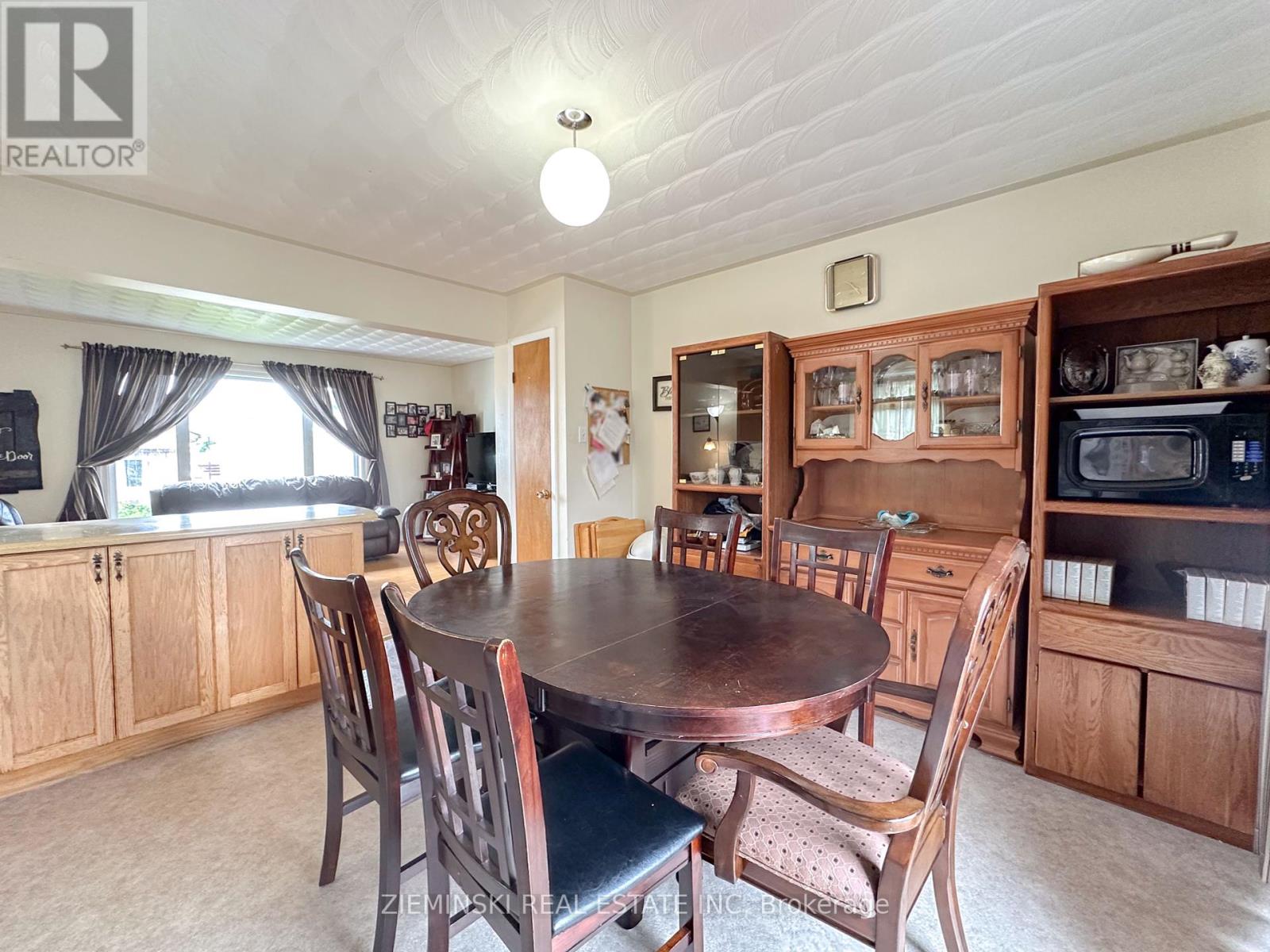 Photo 2 of 659 Victoria Road, Iroquois Falls ON