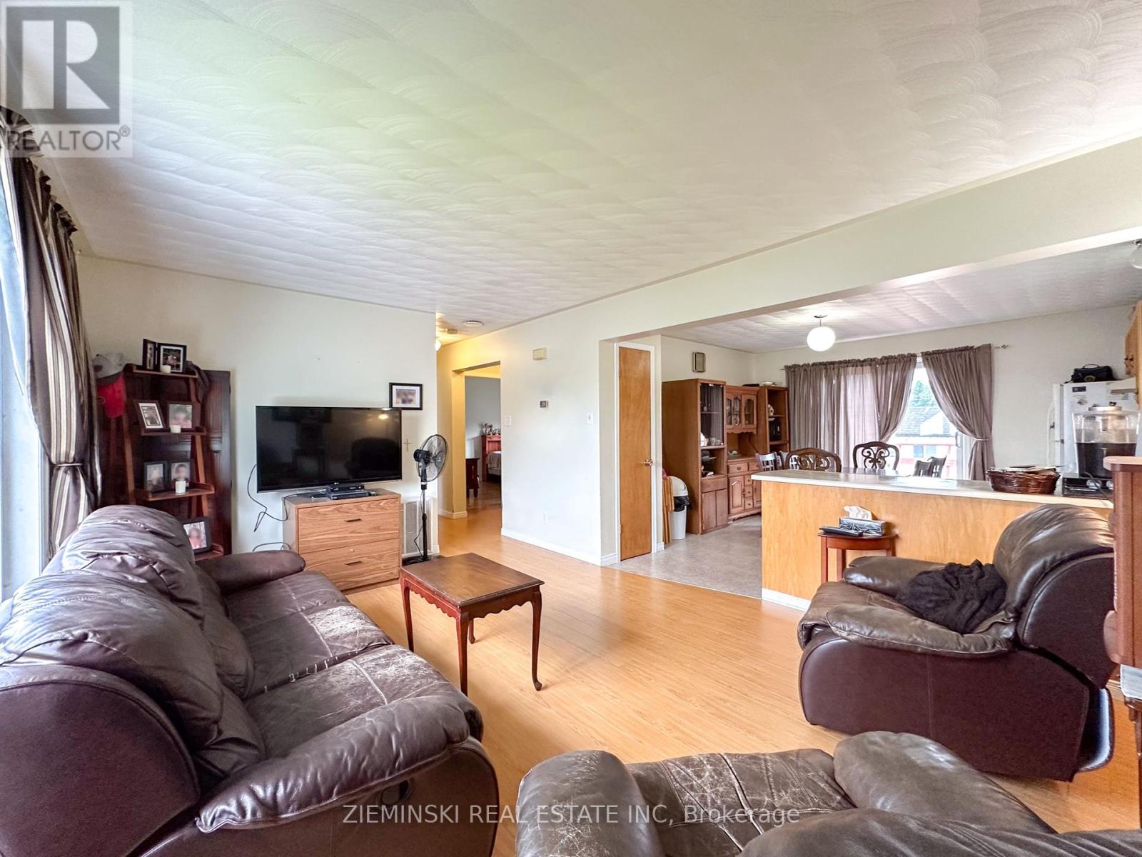 Photo 22 of 659 Victoria Road, Iroquois Falls ON
