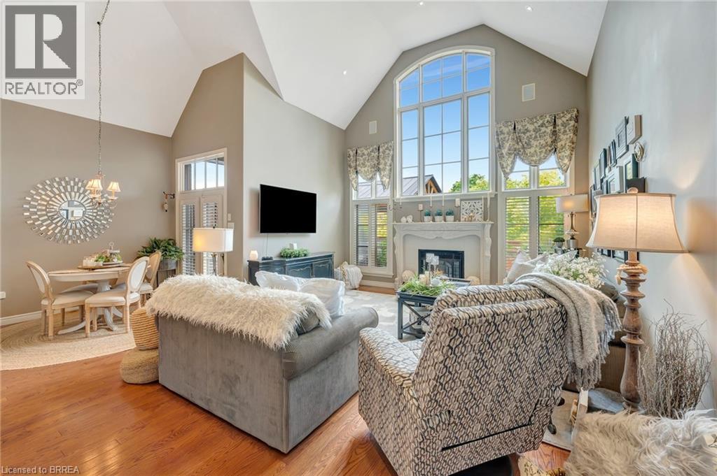 Photo 17 of 4 Macdonald Crescent, Brantford ON