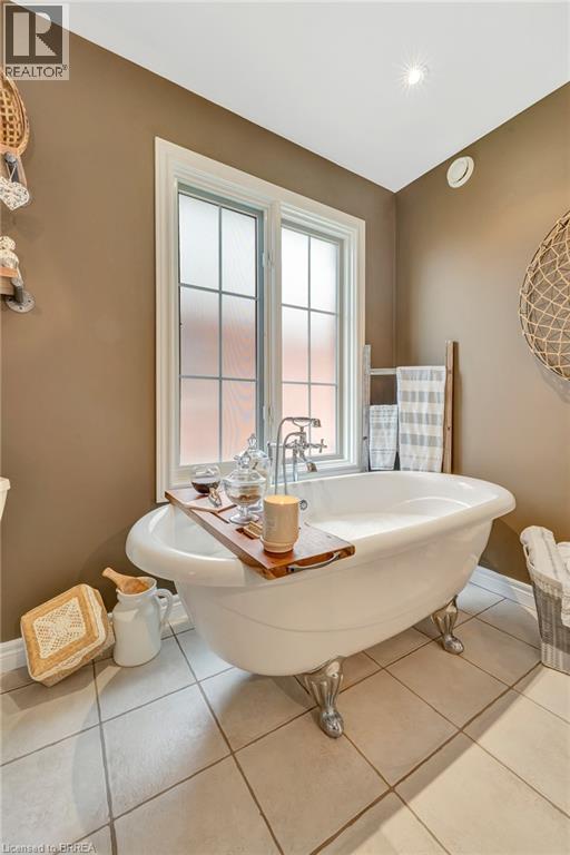 Photo 9 of 4 Macdonald Crescent, Brantford ON