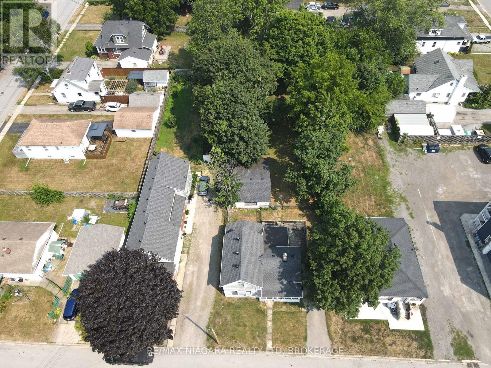 Photo 17 of 35 Forsythe Street, Fort Erie ON