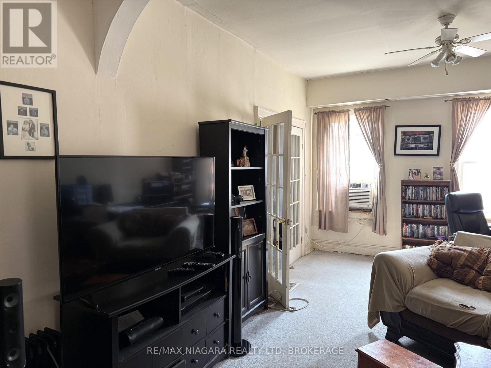 Photo 21 of 35 Forsythe Street, Fort Erie ON