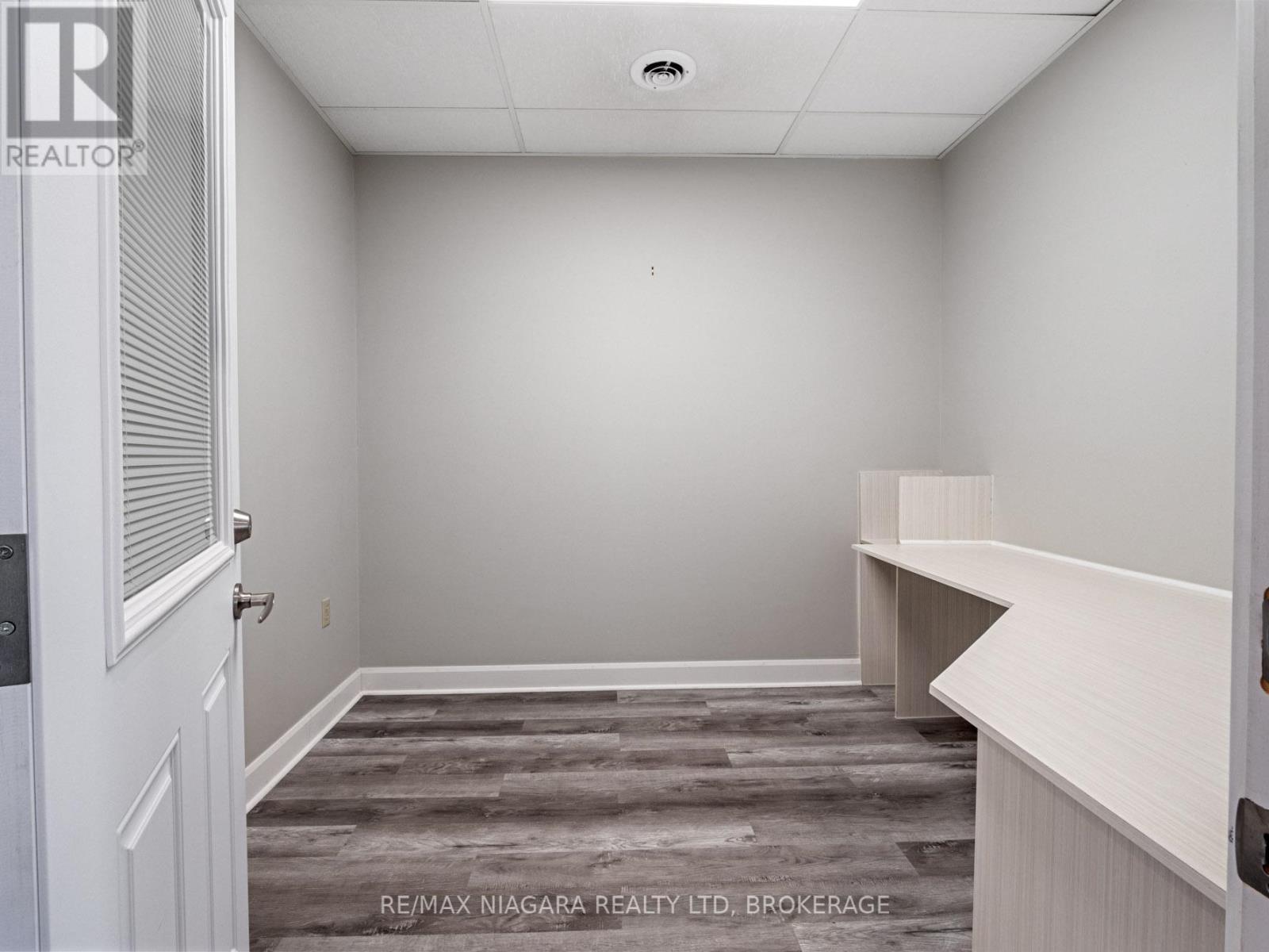 Photo 9 of 240 Jarvis Street, Fort Erie ON