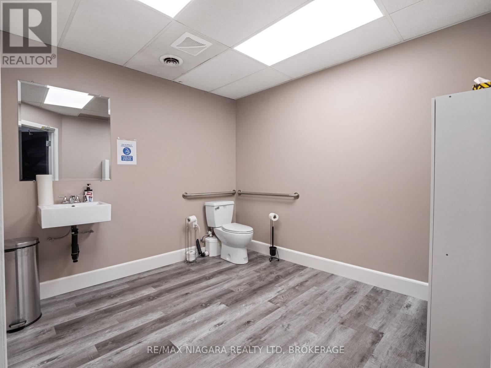 Photo 32 of 240 Jarvis Street, Fort Erie ON
