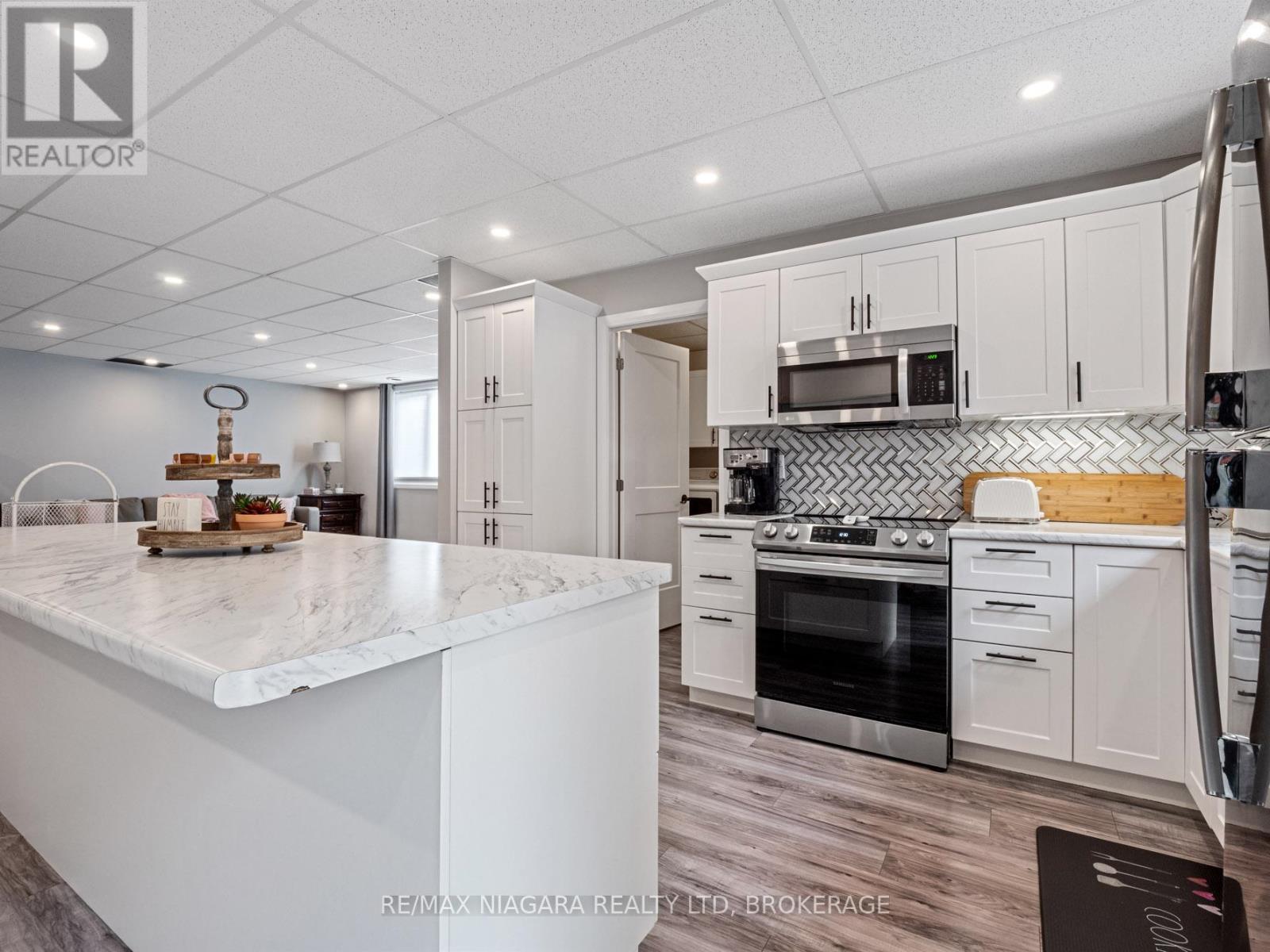 Photo 5 of 240 Jarvis Street, Fort Erie ON