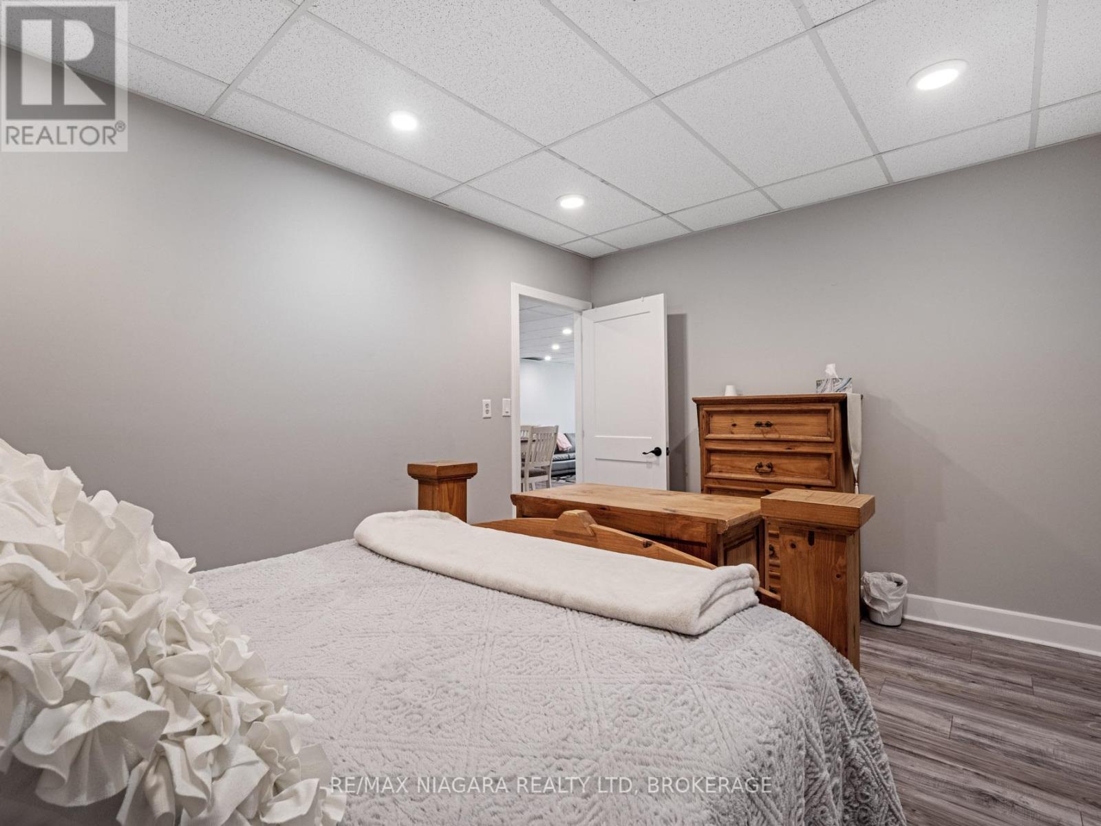 Photo 2 of 240 Jarvis Street, Fort Erie ON